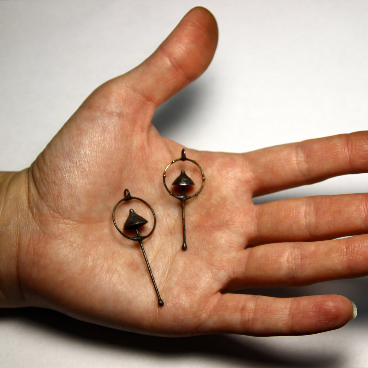 Black Mushroom Circle Pendant Necklace – Blackened Copper