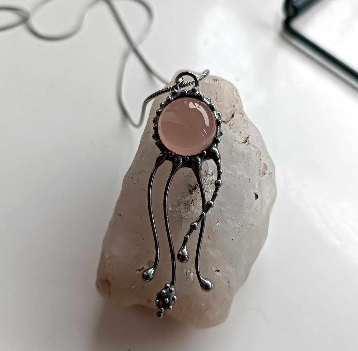 Rose Agate Jellyfish Pendant Necklace – Silver Tone