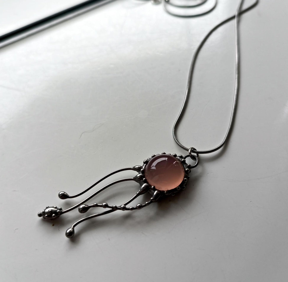 Rose Agate Jellyfish Pendant Necklace – Silver Tone