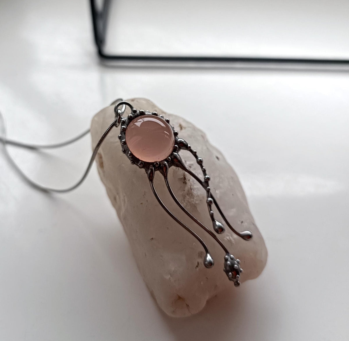 Rose Agate Jellyfish Pendant Necklace – Silver Tone