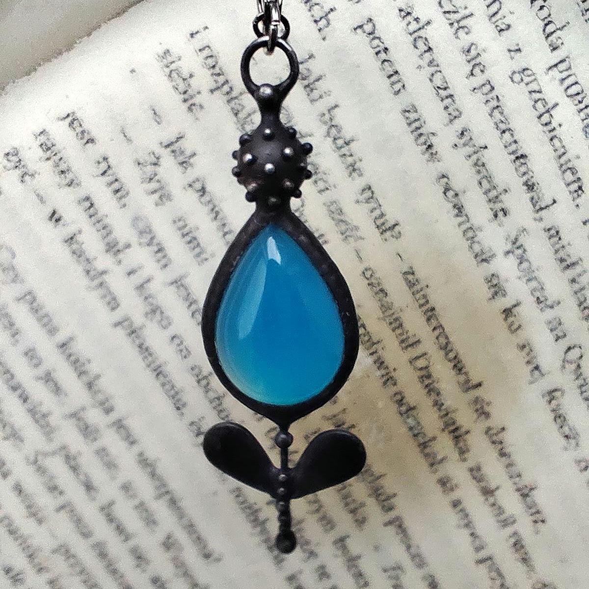 Black Agate Flower Pendant Necklace – Copper & Pewter