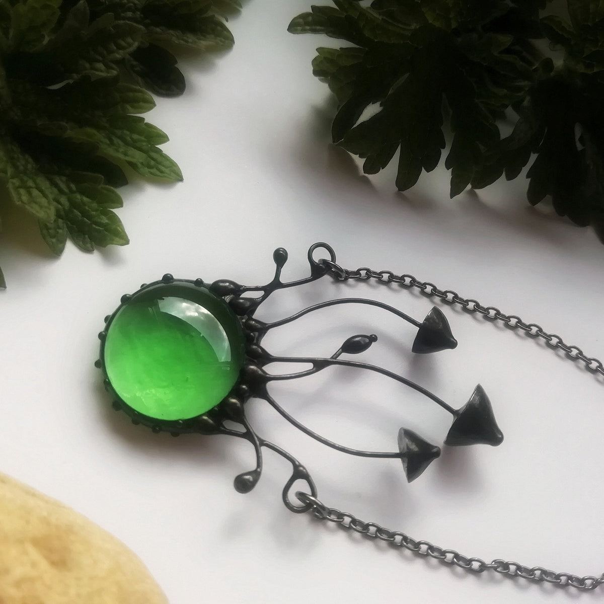 Green Glass Mushroom Fan-Shaped Necklace – Blackened Copper