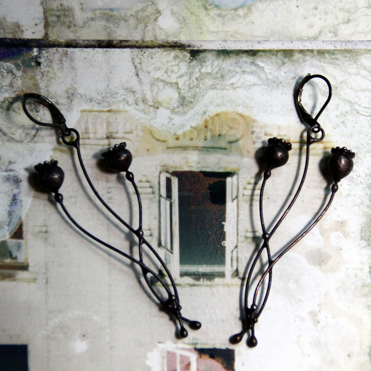 Black Poppy Seed Pod Earrings – Blackened Copper