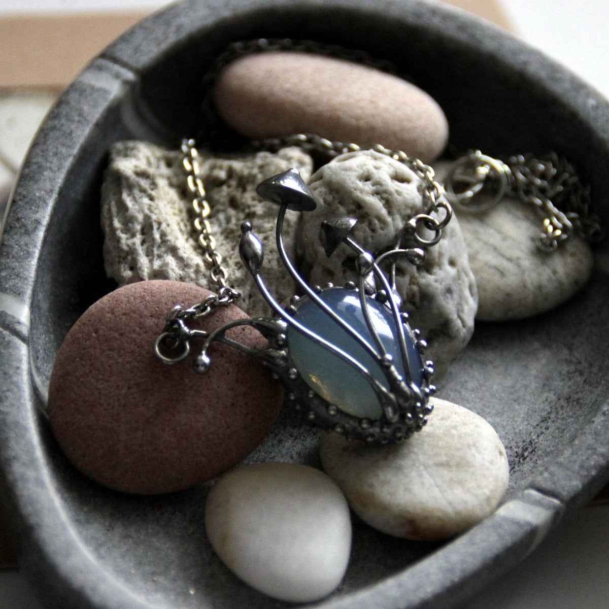 Oval Blue Glass Mushroom Pendant – Silver Tone