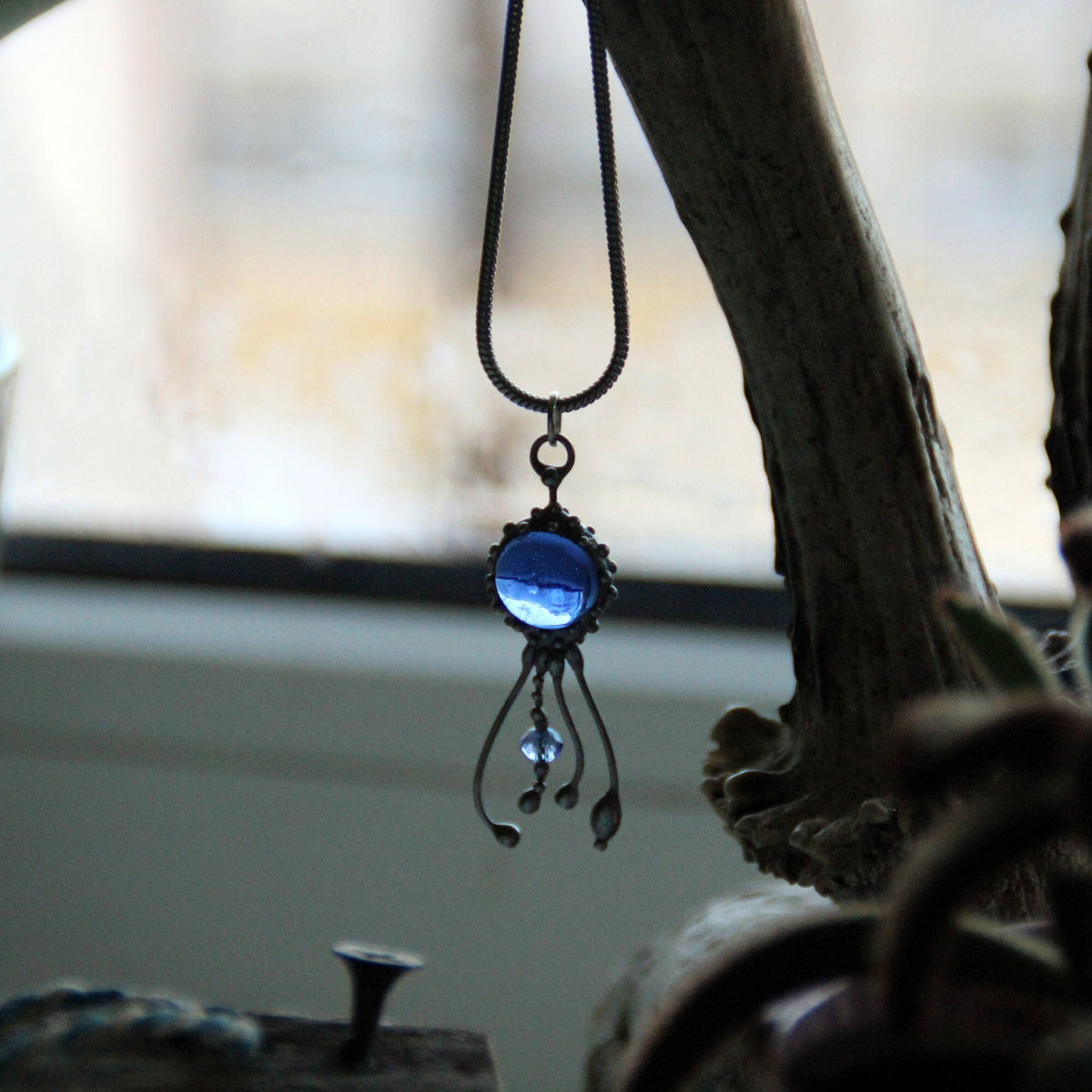 Blue Glass Jellyfish Necklace – Silver Tone