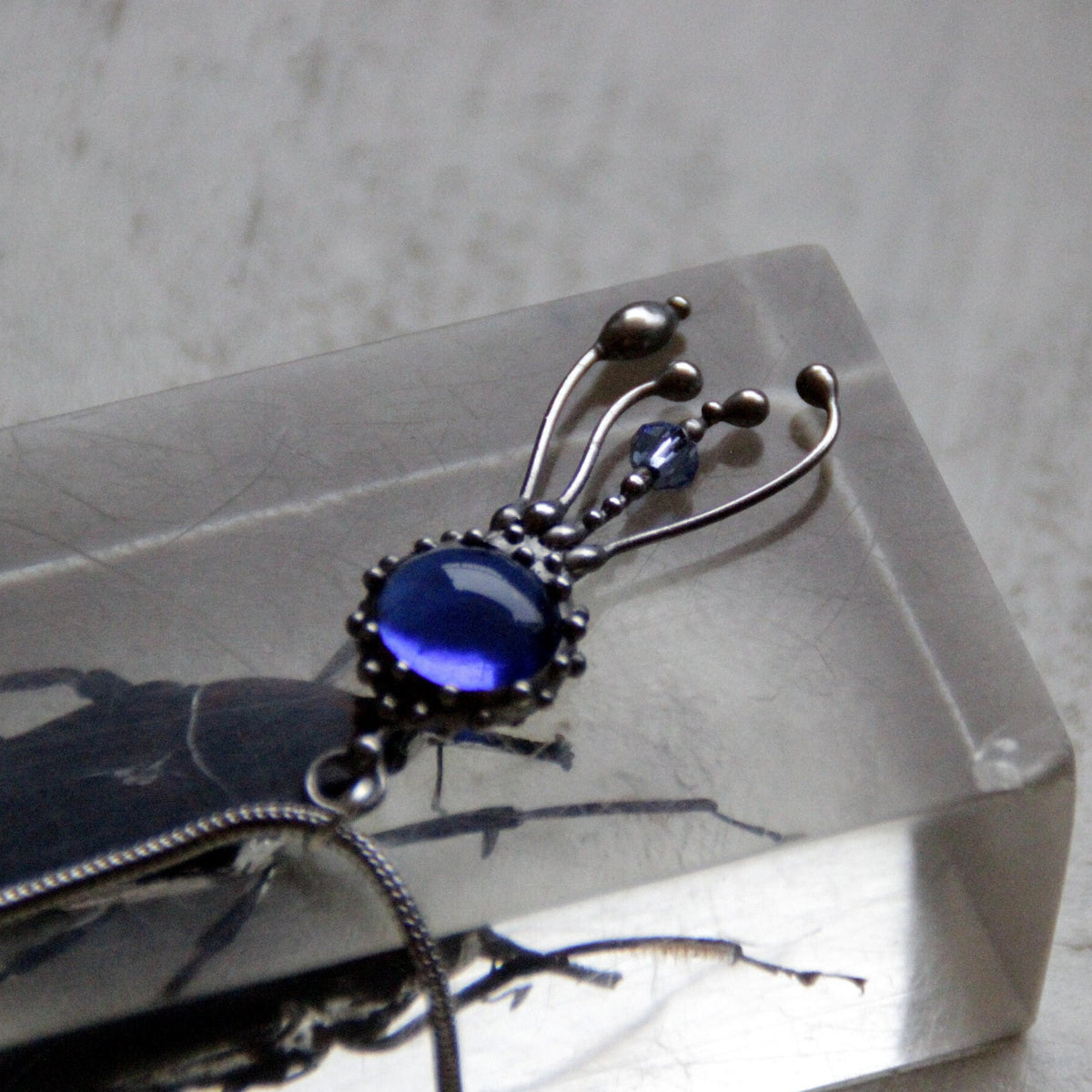 Blue Glass Jellyfish Necklace – Silver Tone