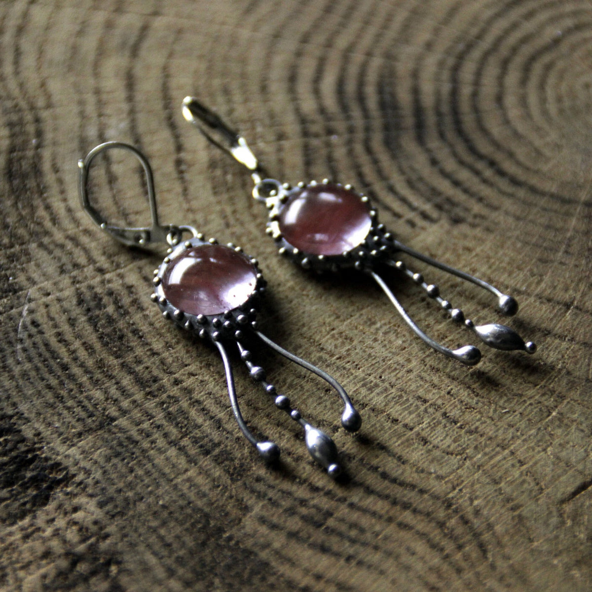 Oval Watermelon Quartz Jellyfish Earrings – Silver Tone