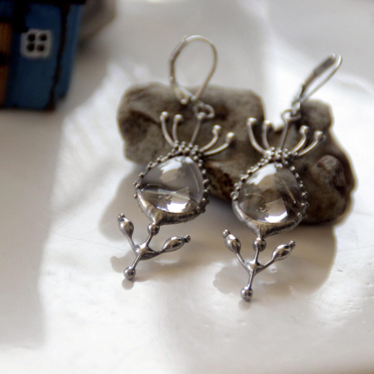 Clear Glass Flower Earrings – Silver Tone