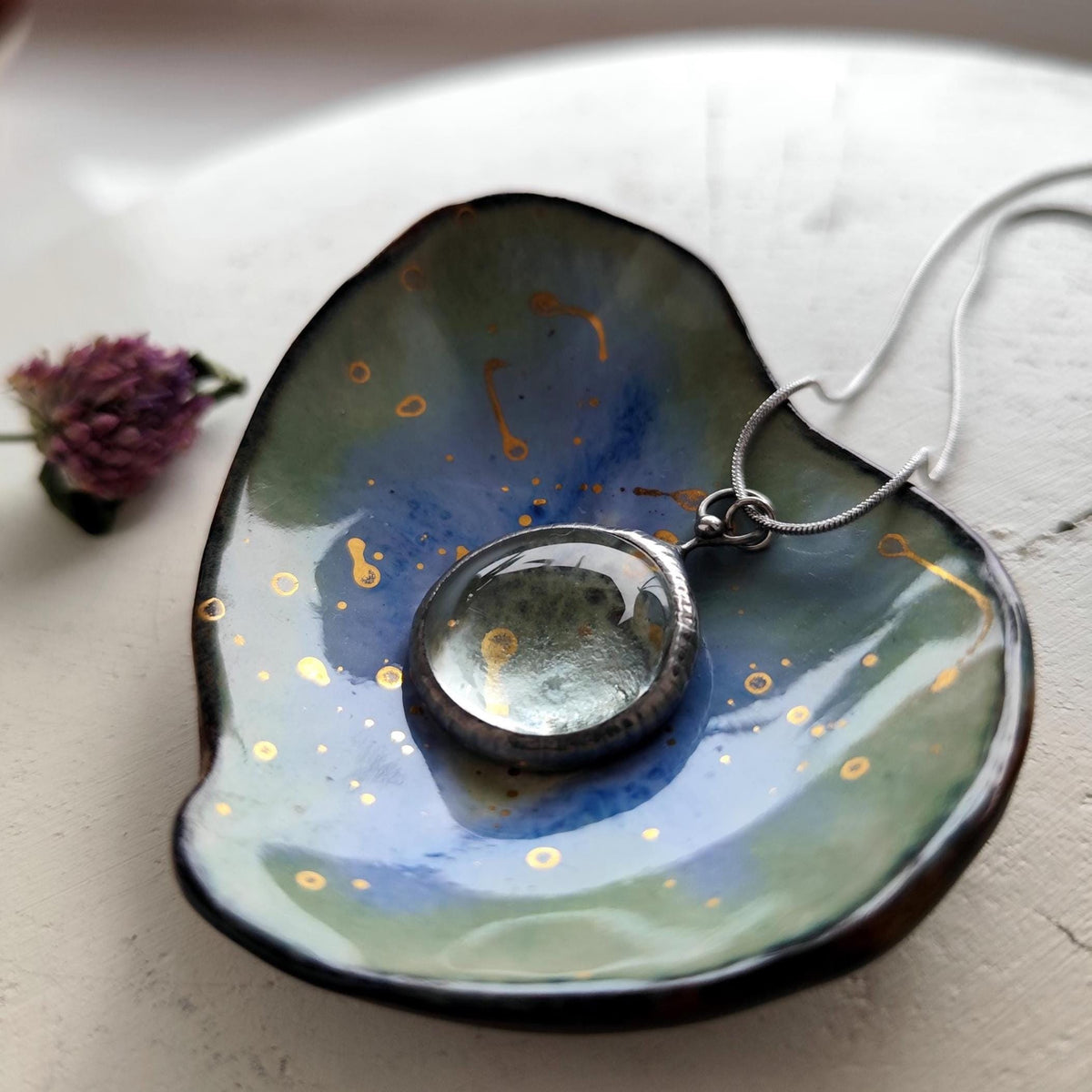 Clear Glass Round Pendant Necklace – Silver Tone