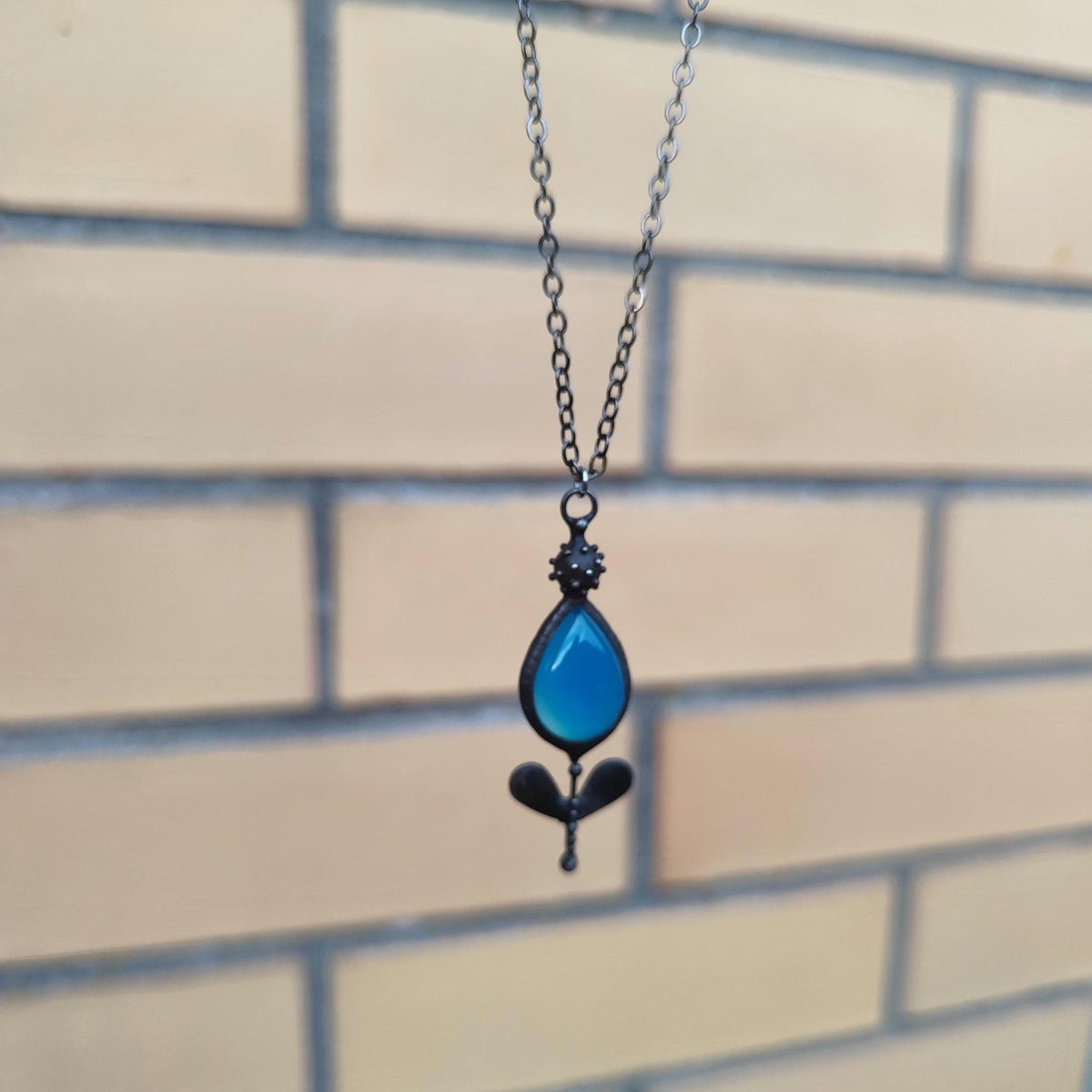 Black Agate Flower Pendant Necklace – Copper & Pewter